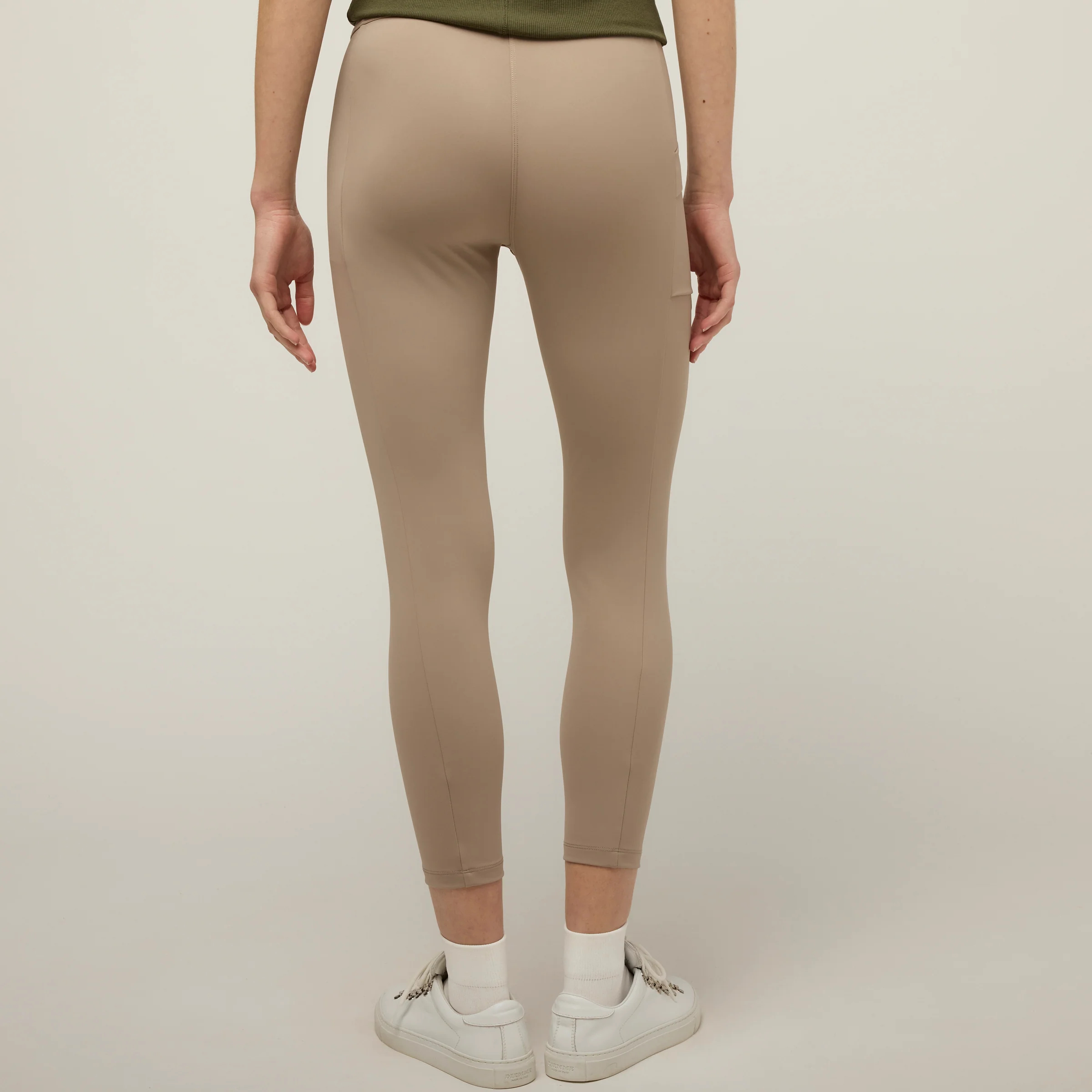 Compact Capri Legging - Image 3