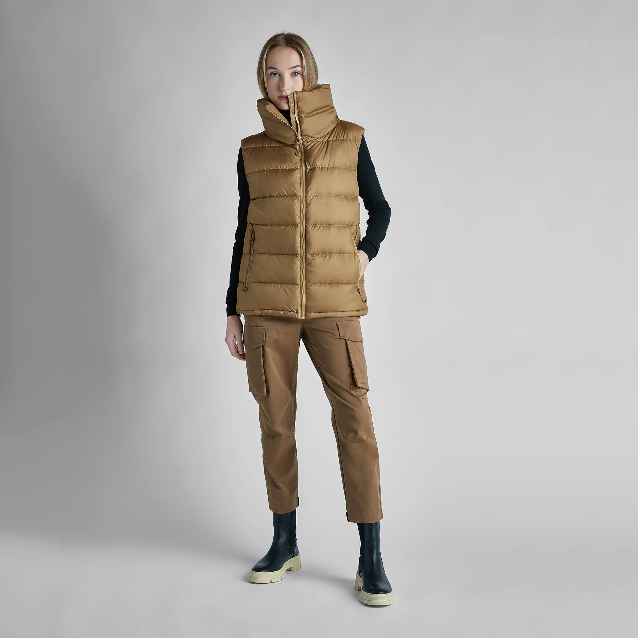 Expedition Down Vest - Image 19