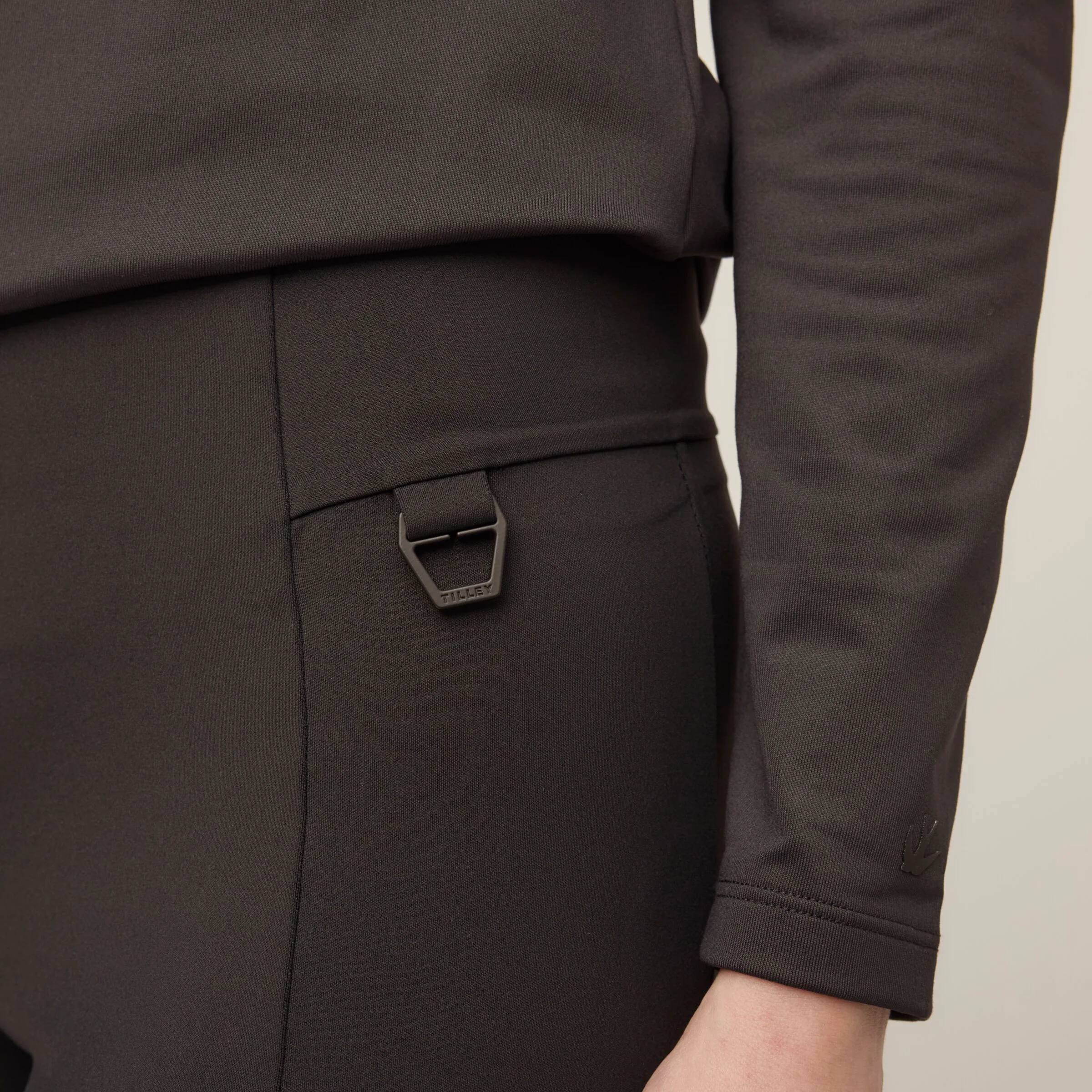 High Rise Compact Cargo Legging - Image 4