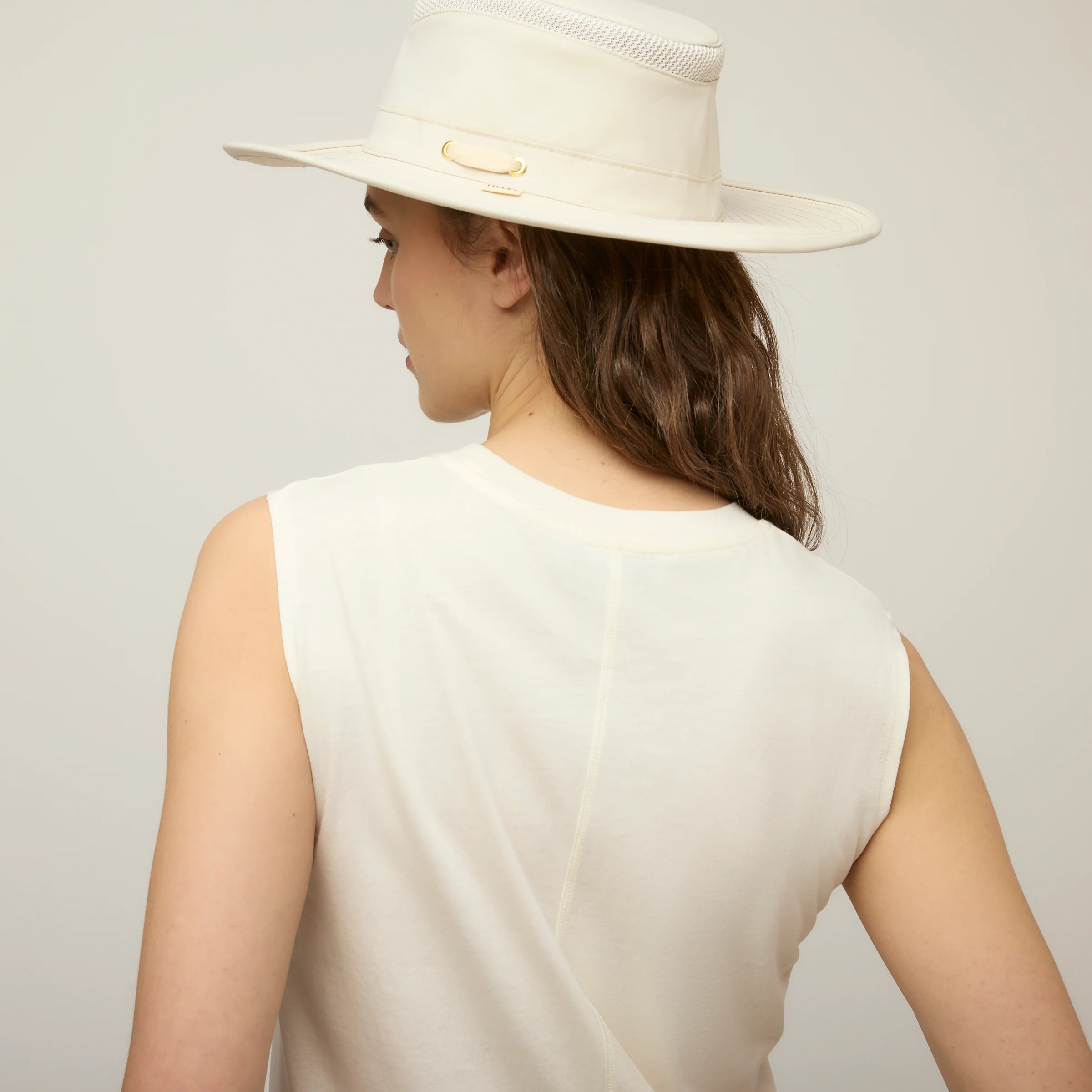 Lightweight Muscle Tank - Image 10